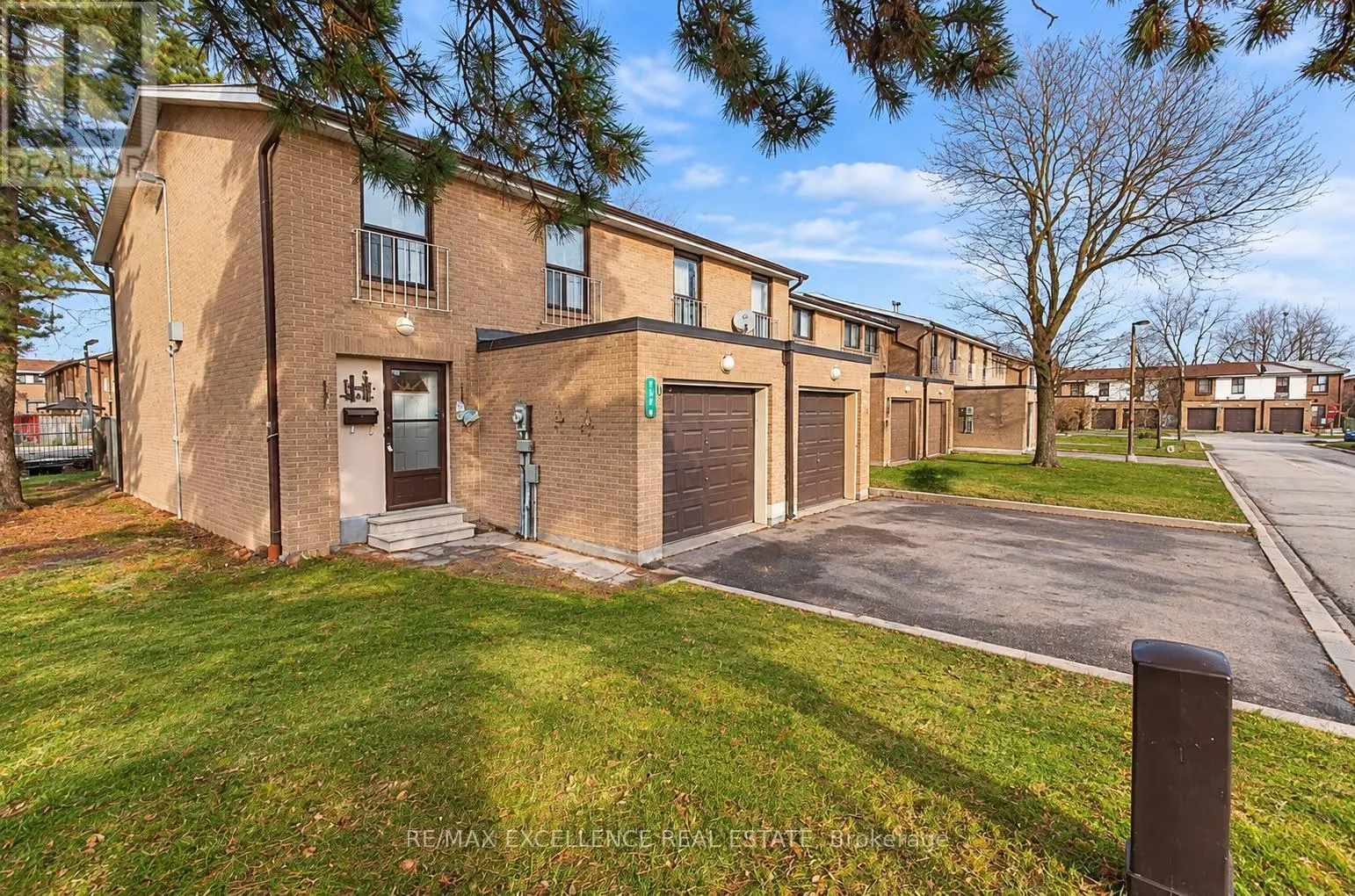 88 FLEETWOOD CRESCENT