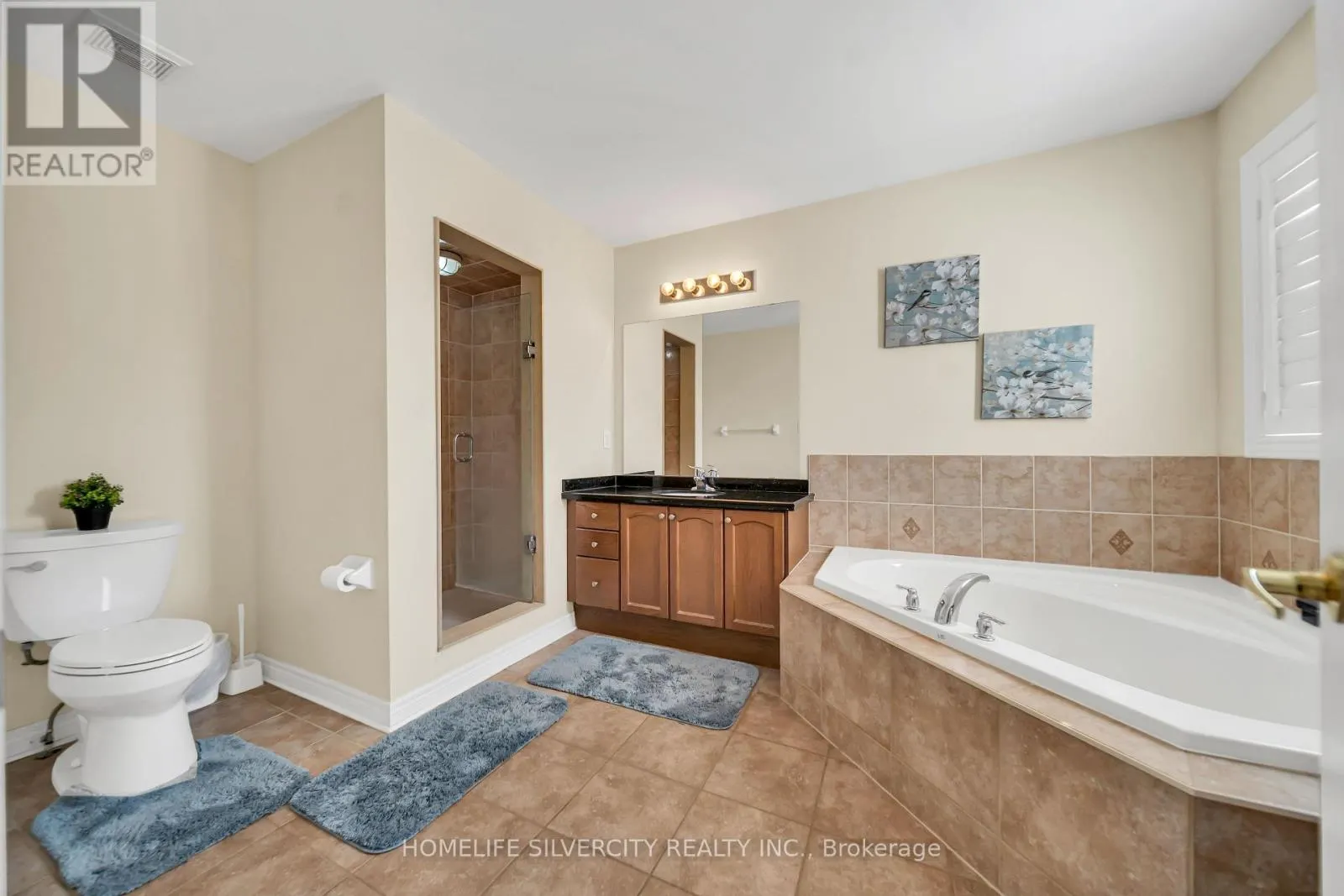 70 APPLEAIRE CRESCENT