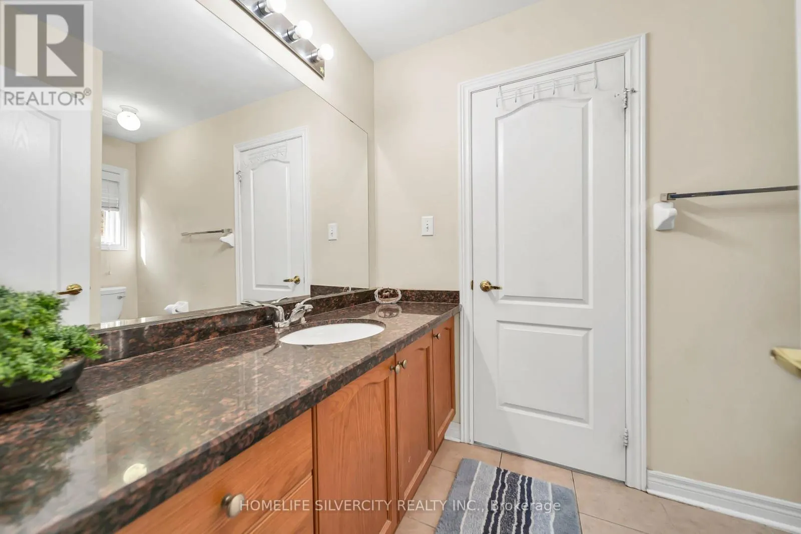 70 APPLEAIRE CRESCENT
