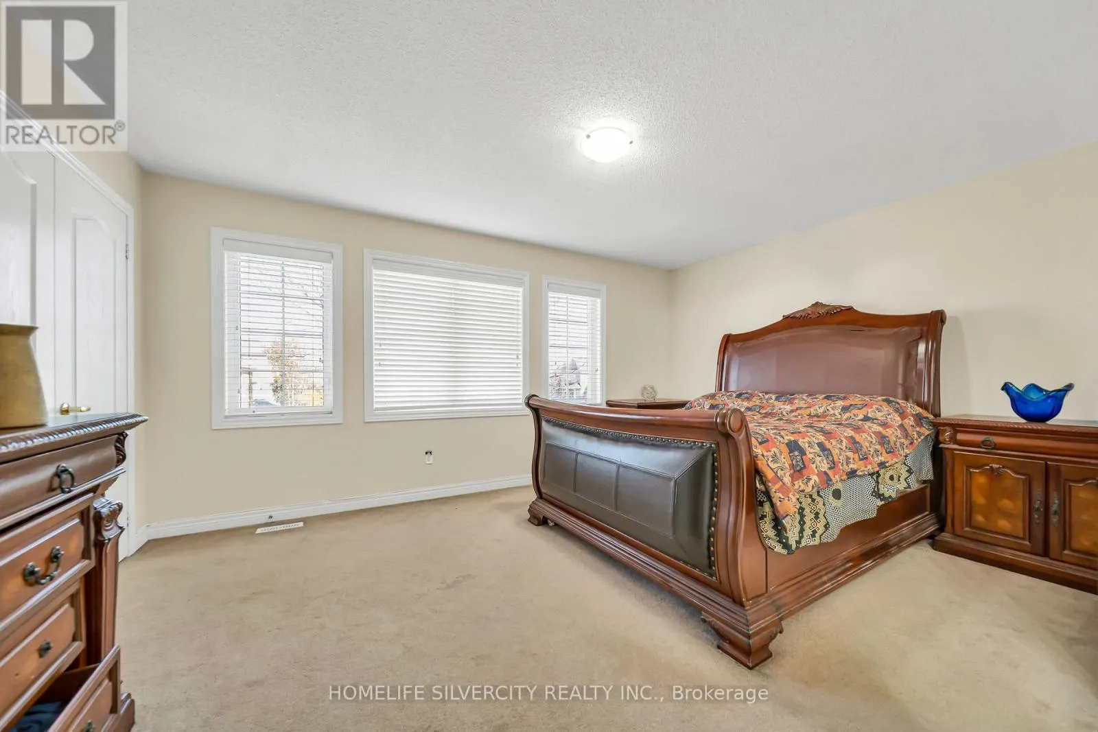 70 APPLEAIRE CRESCENT