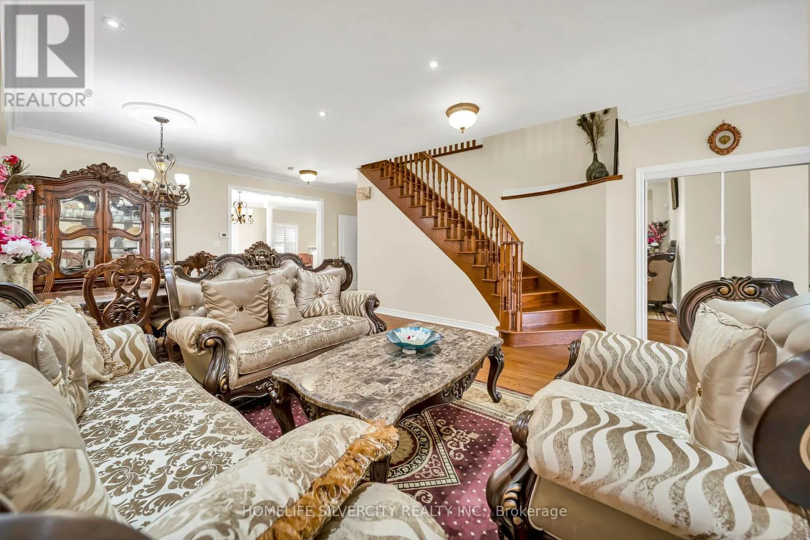 70 APPLEAIRE CRESCENT