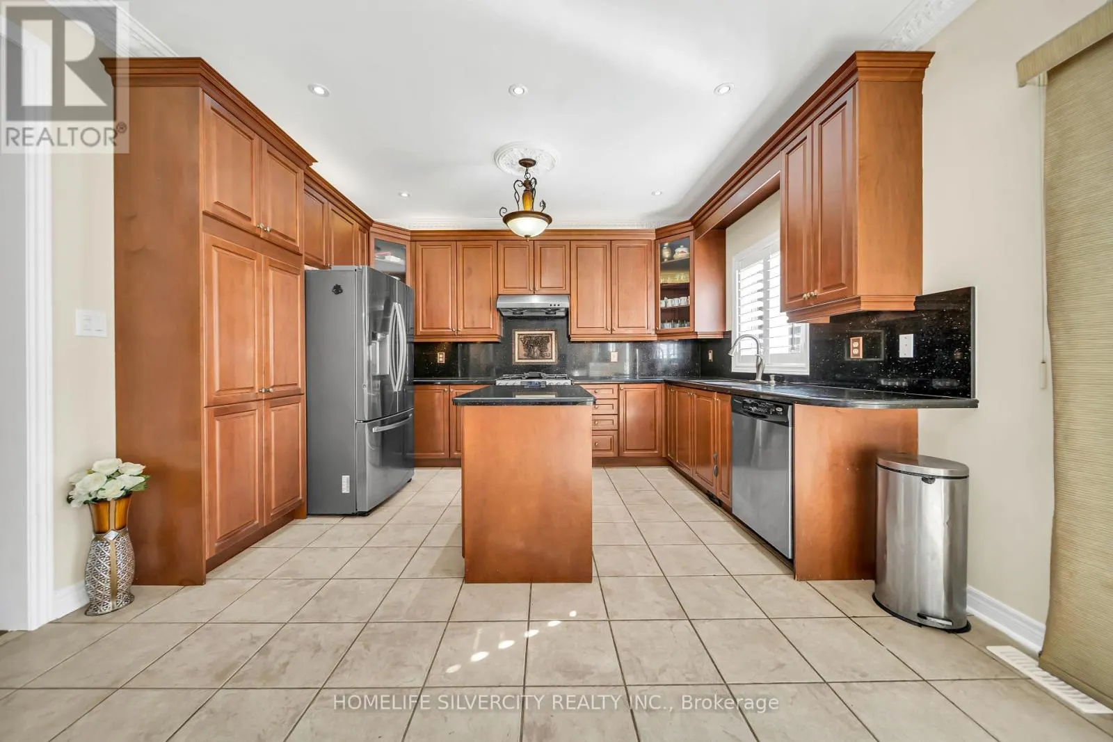 70 APPLEAIRE CRESCENT