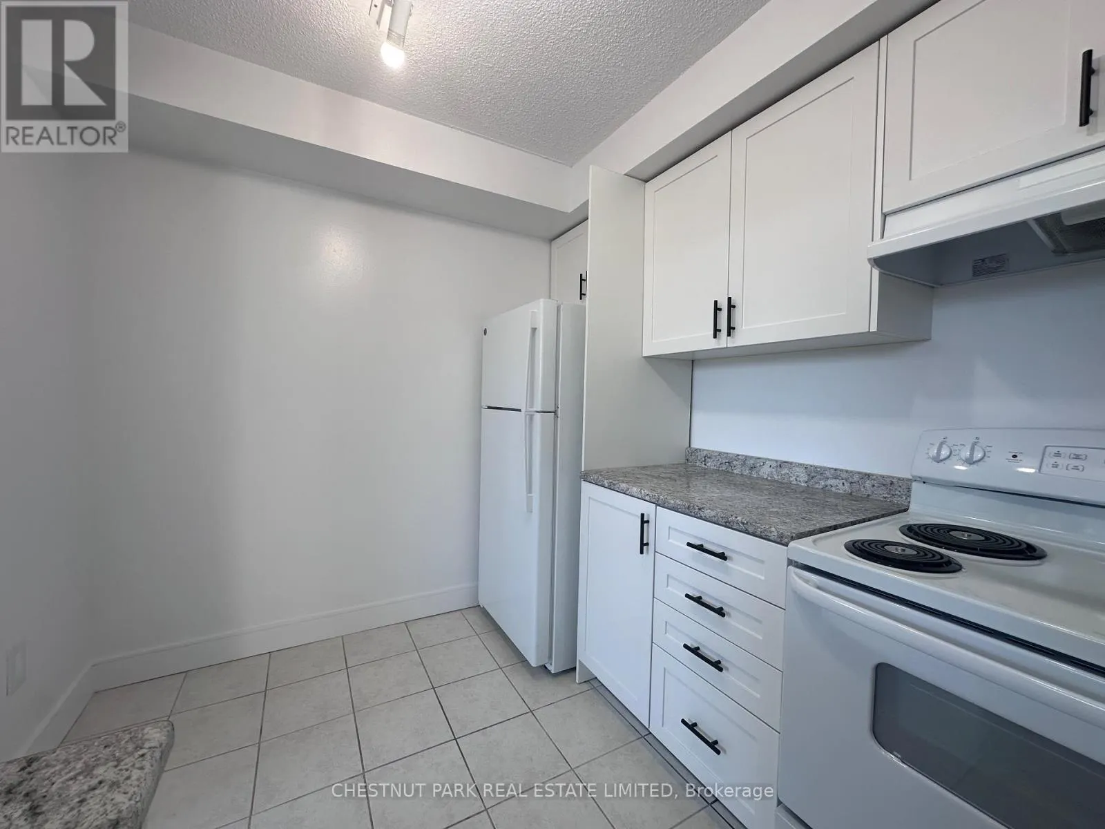 109 - 1060 CAVEN STREET
