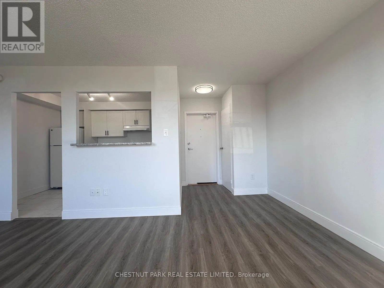 109 - 1060 CAVEN STREET