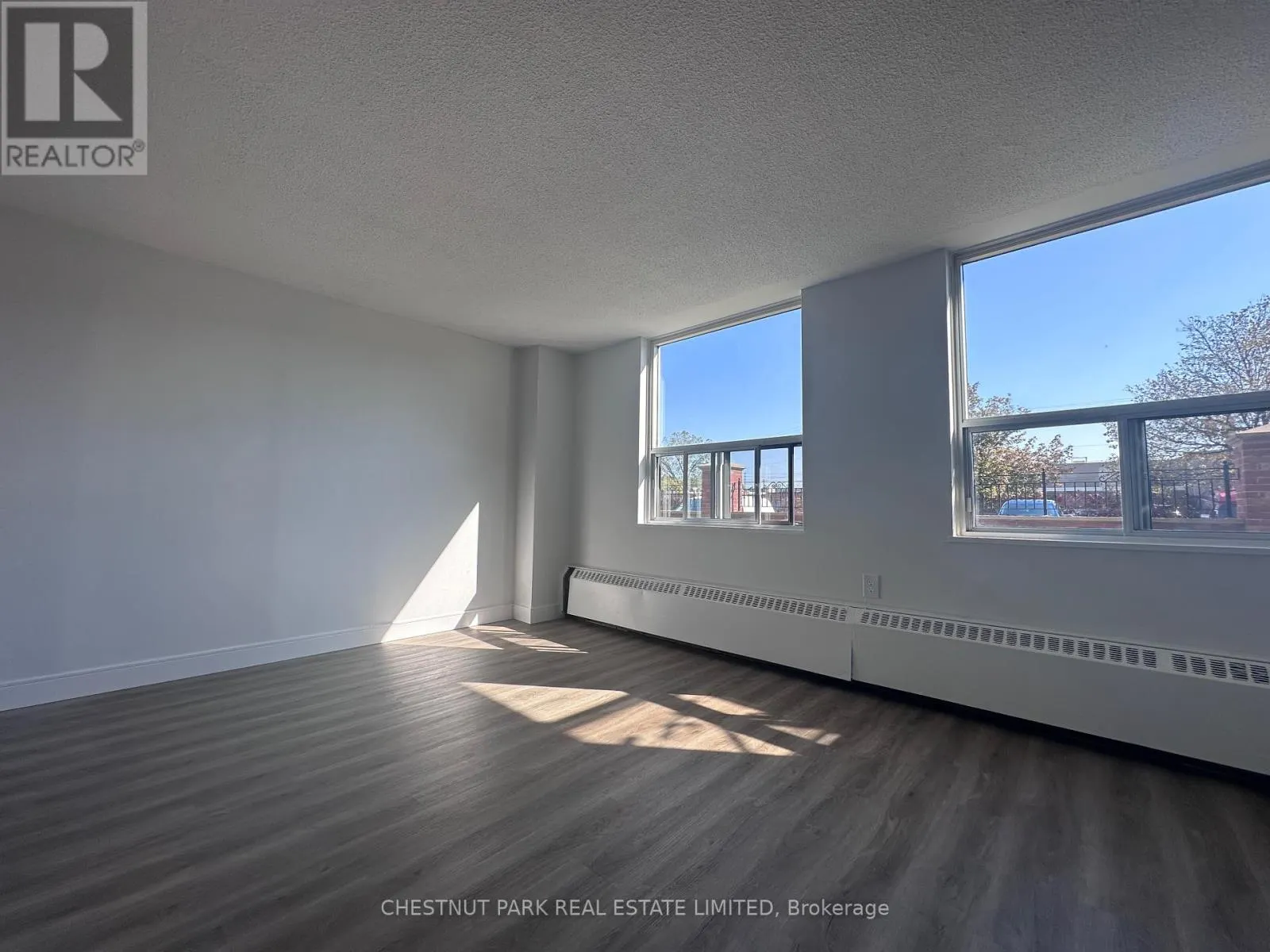 109 - 1060 CAVEN STREET