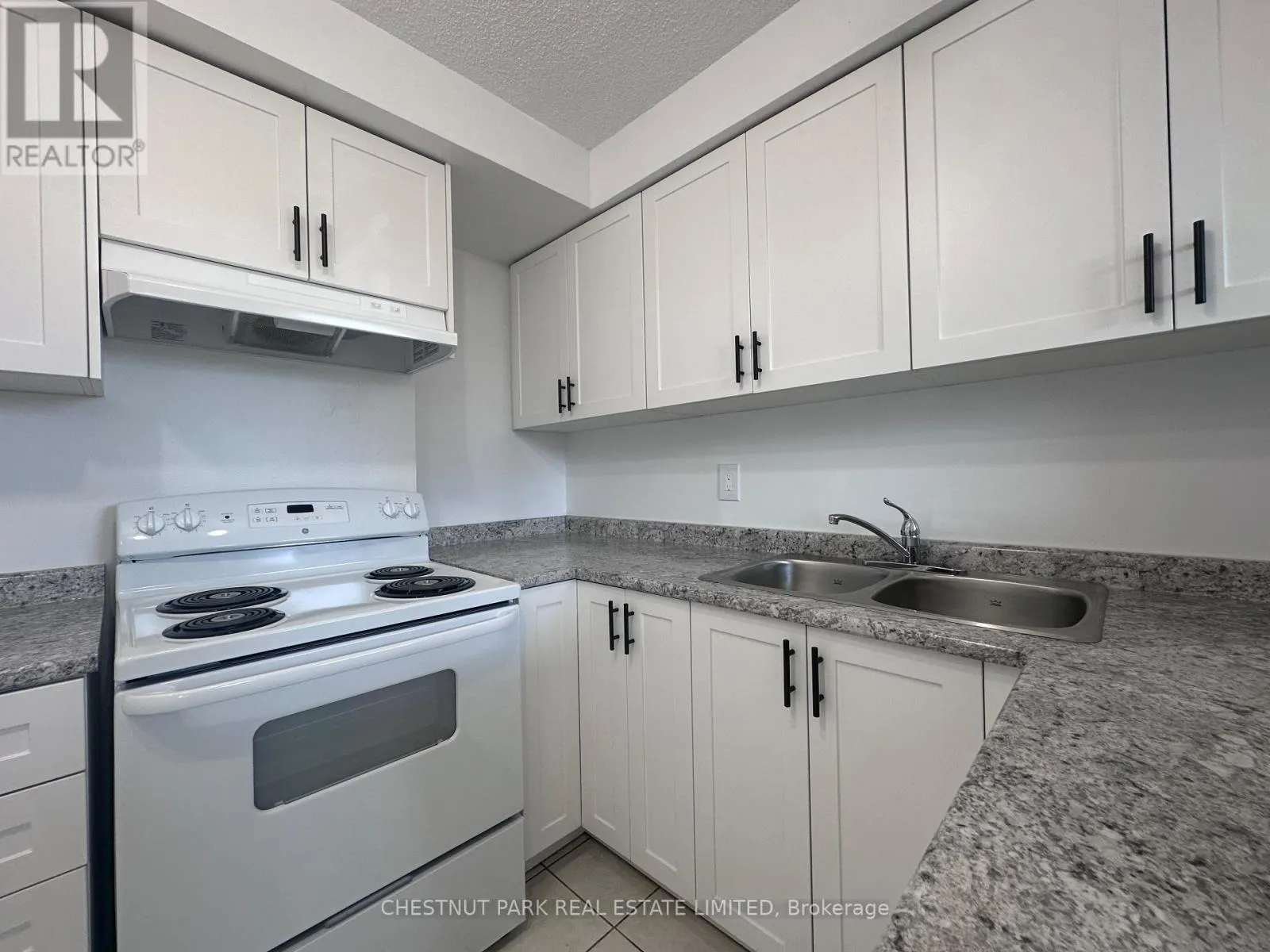 109 - 1060 CAVEN STREET
