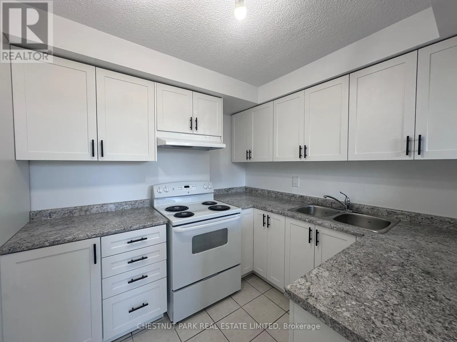 109 - 1060 CAVEN STREET