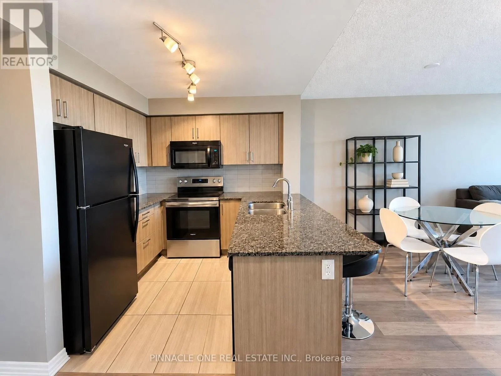 910 - 80 ESTHER LORRIE DRIVE