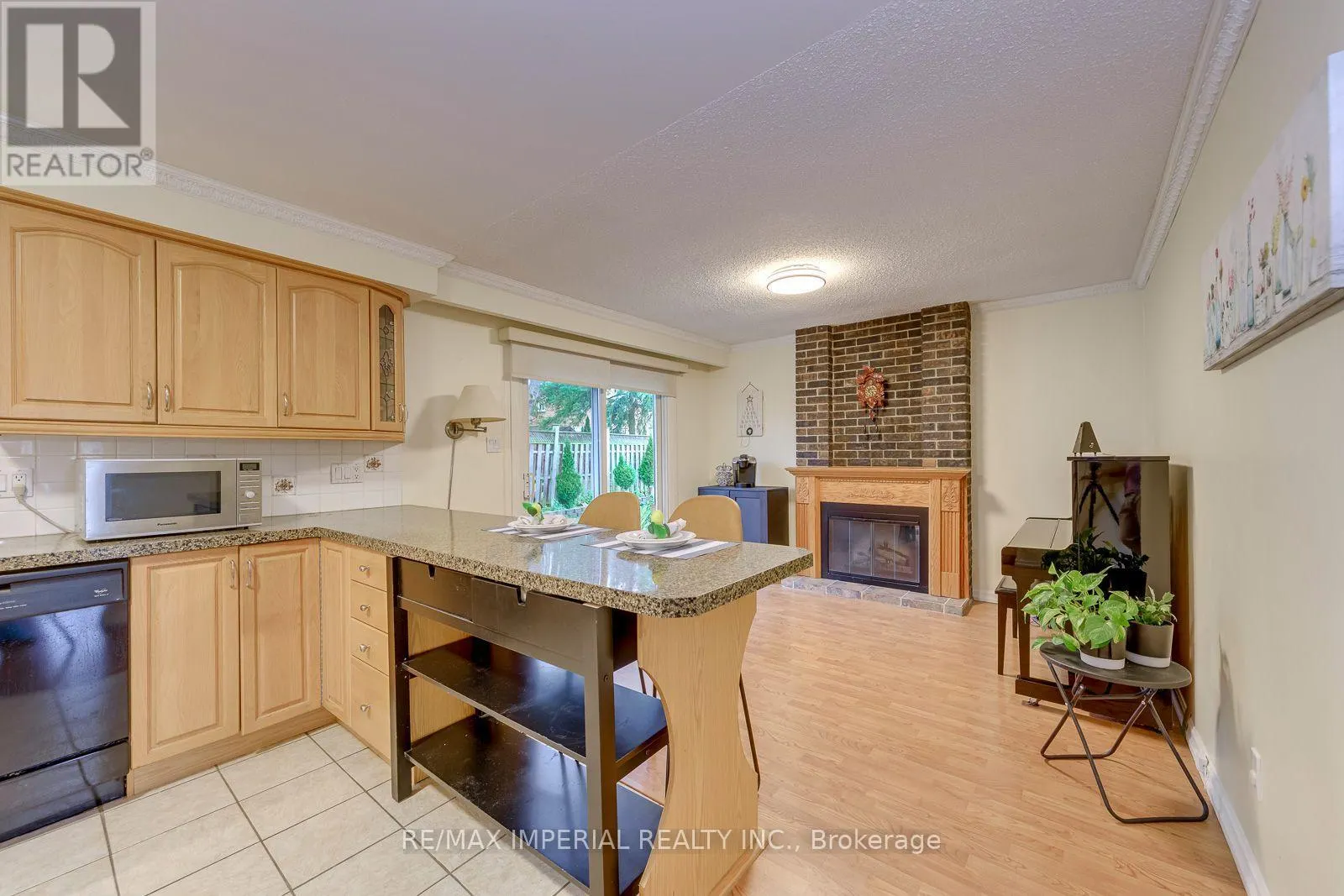 6100 WABUKAYNE COURT