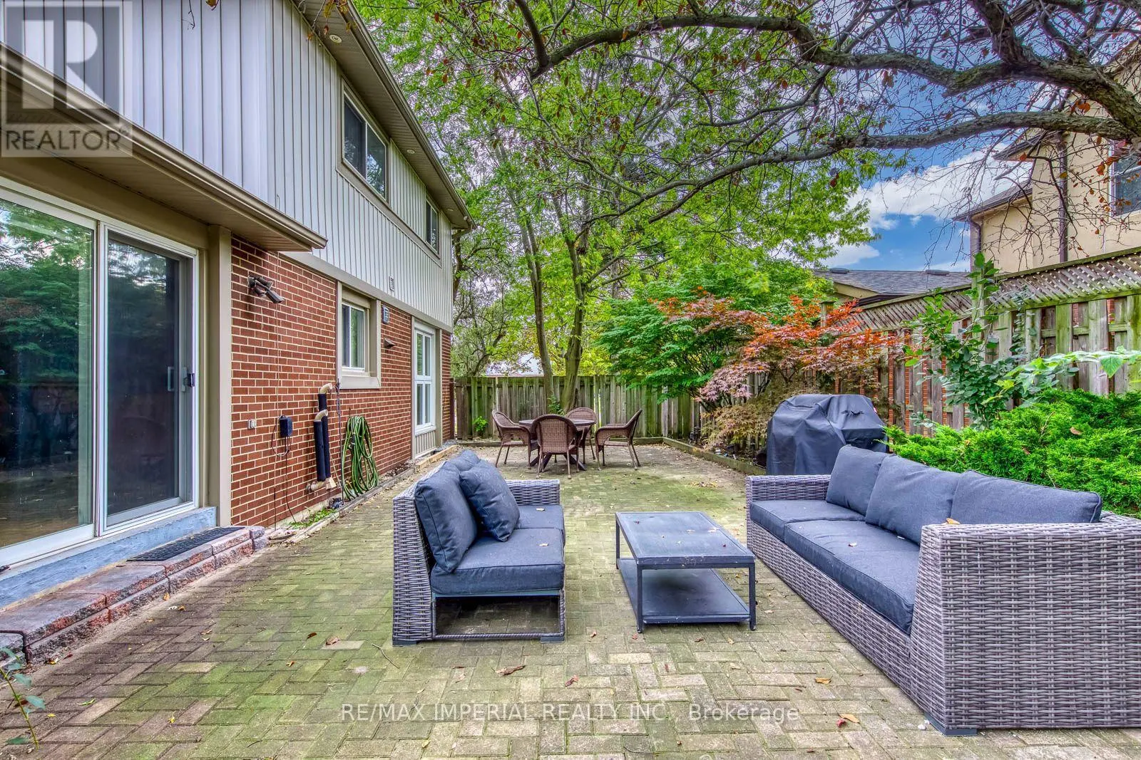 6100 WABUKAYNE COURT