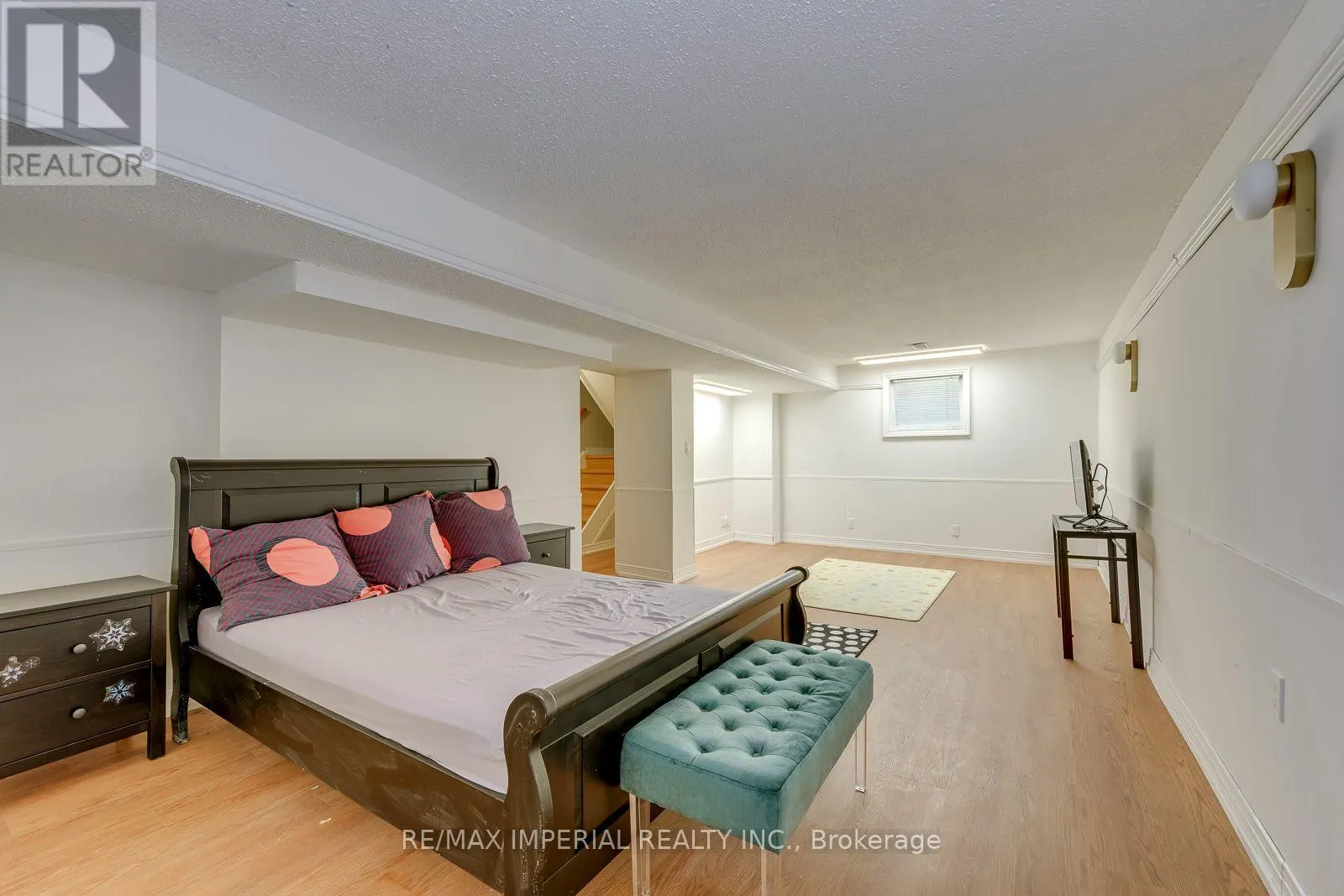 6100 WABUKAYNE COURT