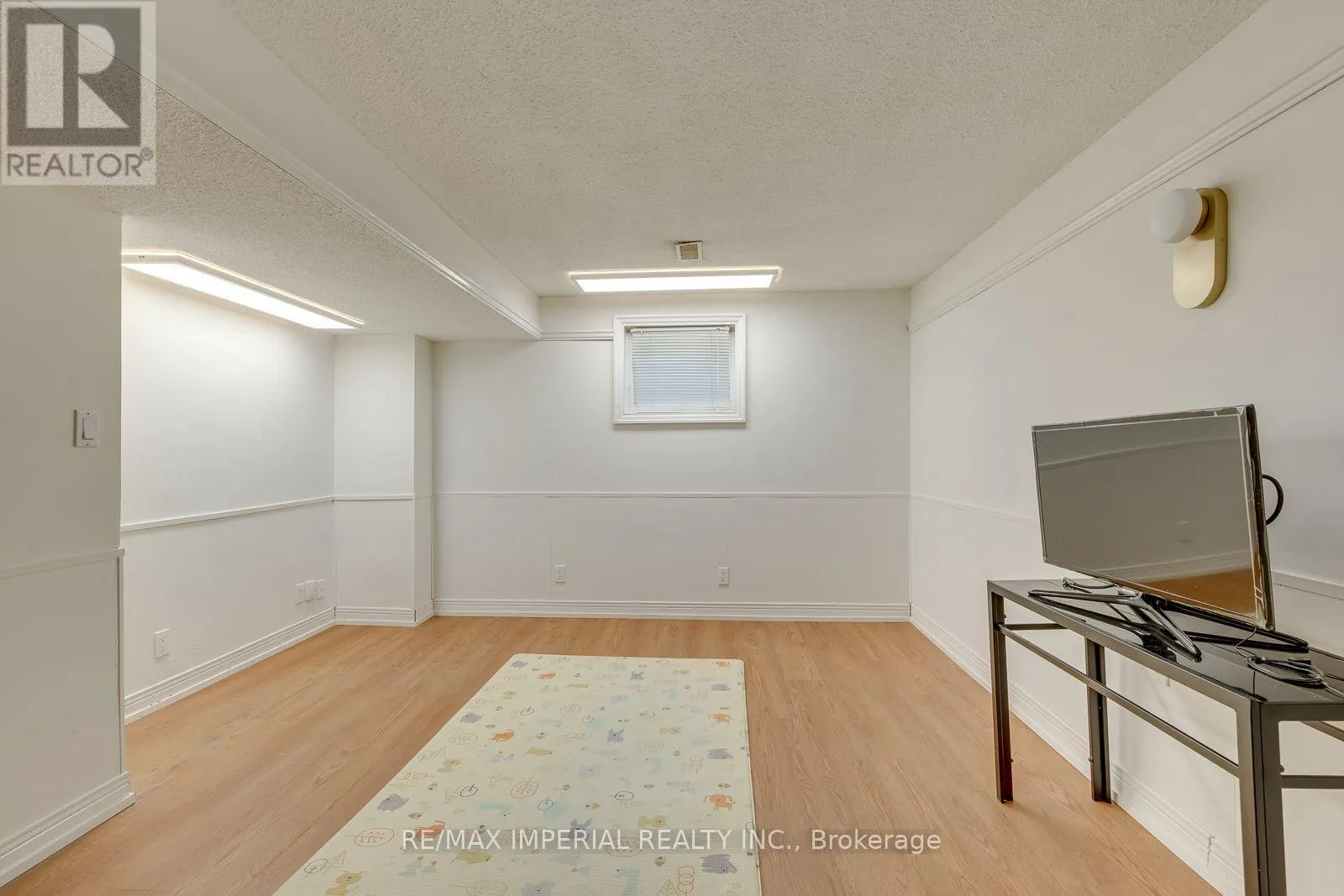 6100 WABUKAYNE COURT