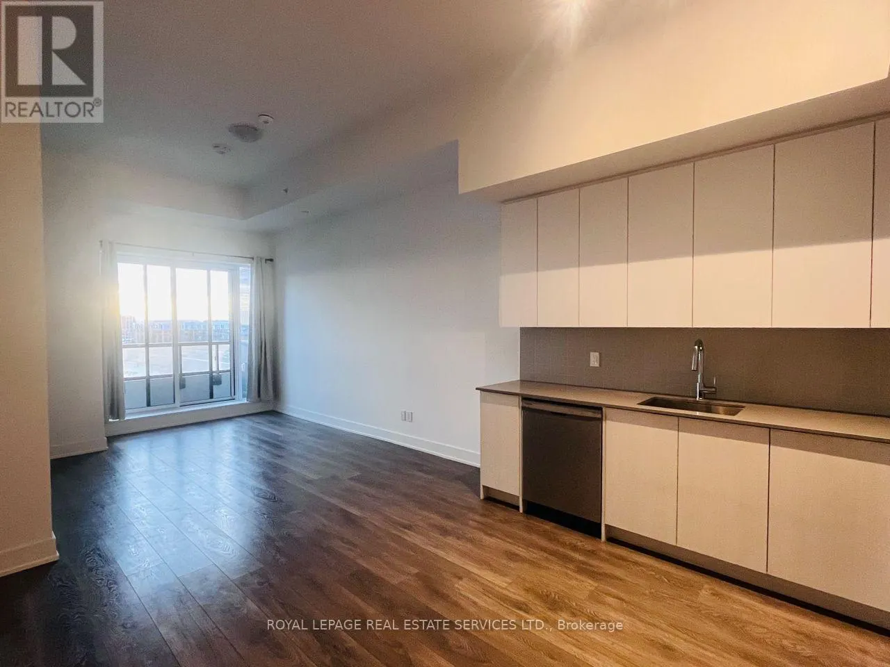 407 - 2481 TAUNTON ROAD