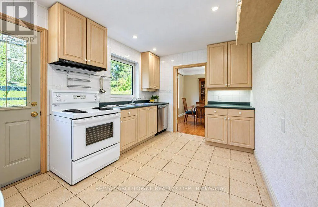 3143 SOUTH DRIVE