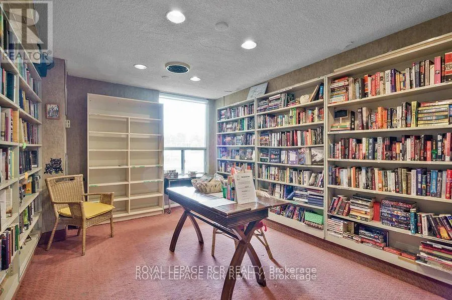 205 - 1535 LAKESHORE ROAD E