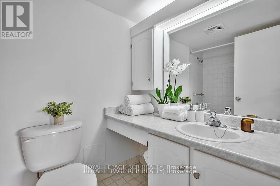 205 - 1535 LAKESHORE ROAD E