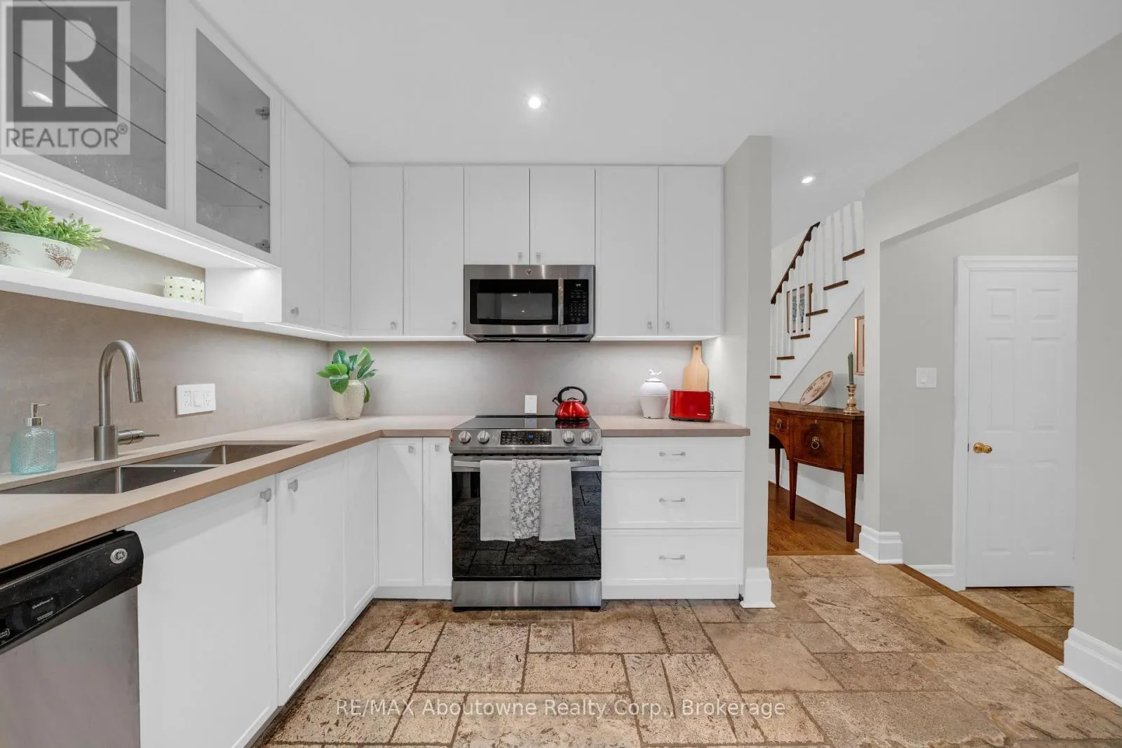 2403 MARINE DRIVE