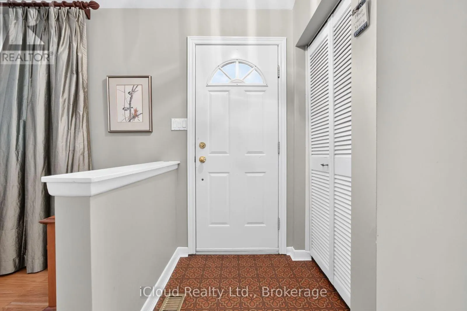 282 KENT CRESCENT