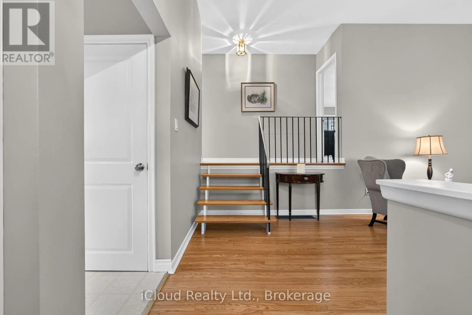 282 KENT CRESCENT