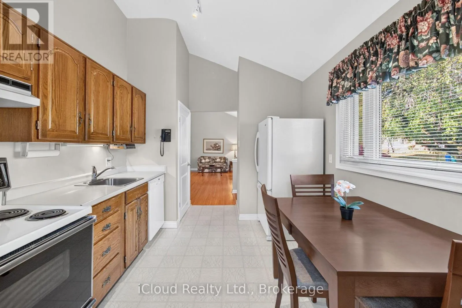 282 KENT CRESCENT