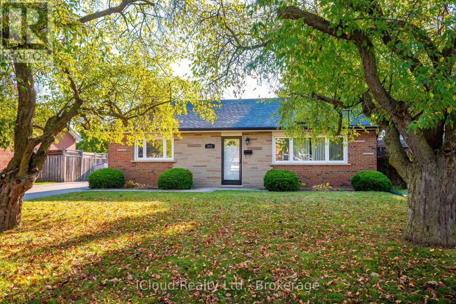 282 KENT CRESCENT