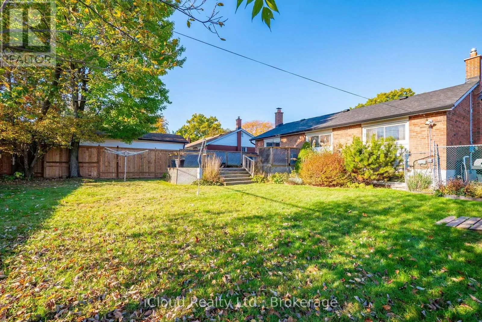 282 KENT CRESCENT