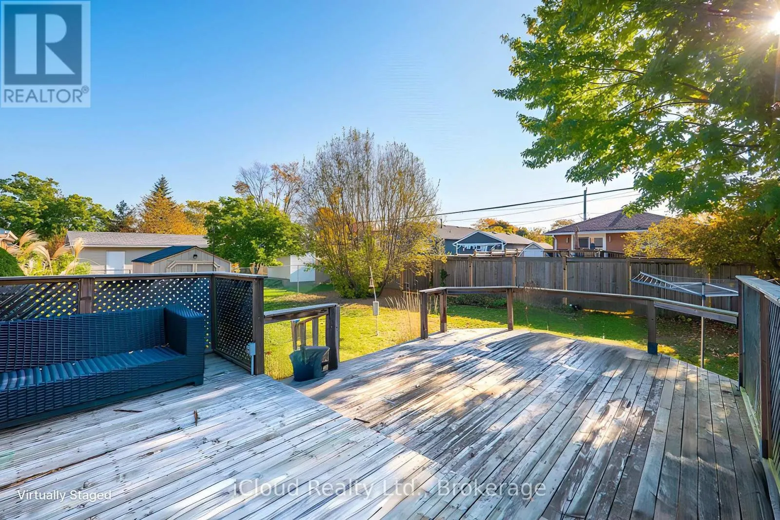 282 KENT CRESCENT