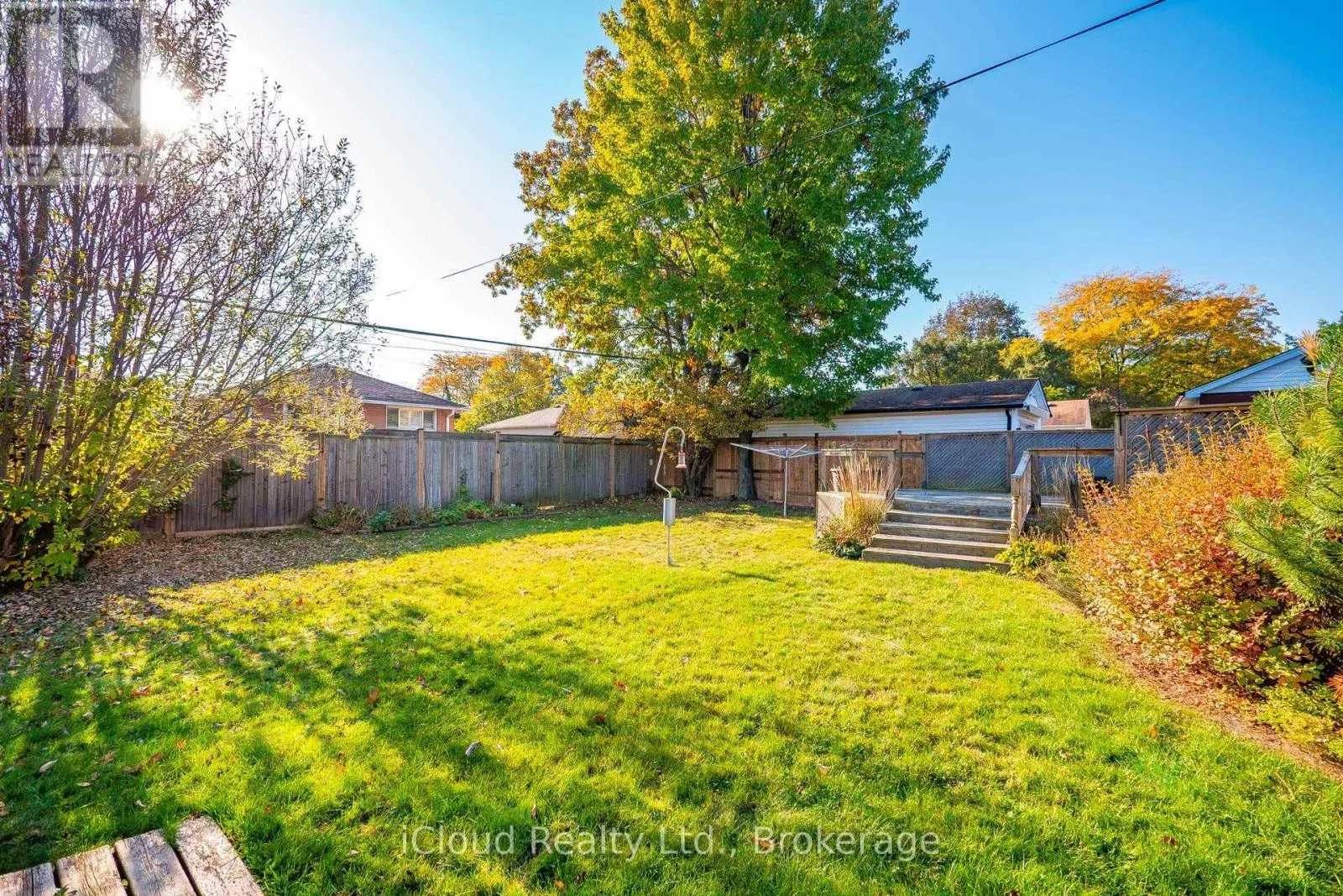 282 KENT CRESCENT