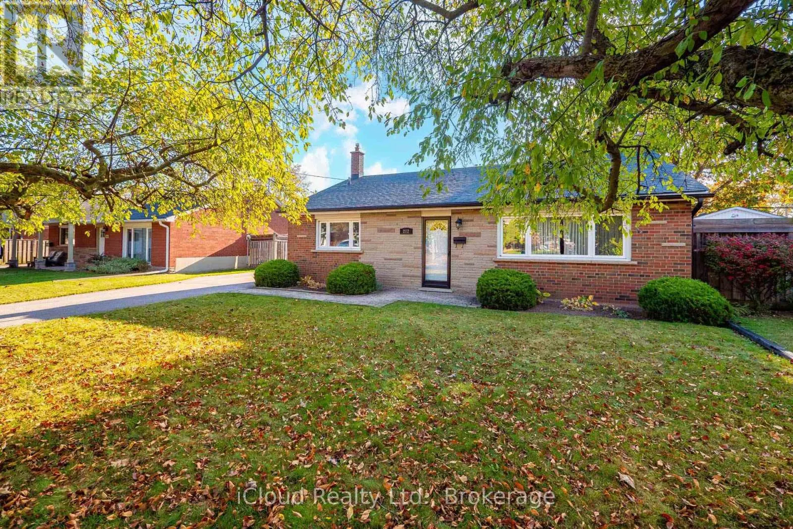 282 KENT CRESCENT