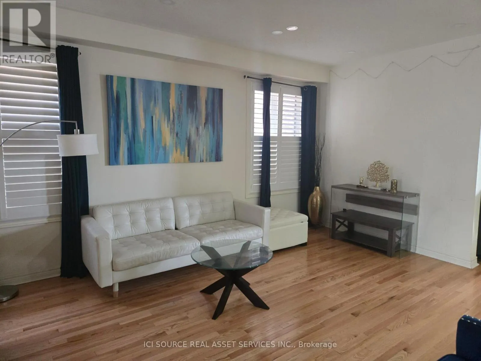 376 BESSBOROUGH DRIVE
