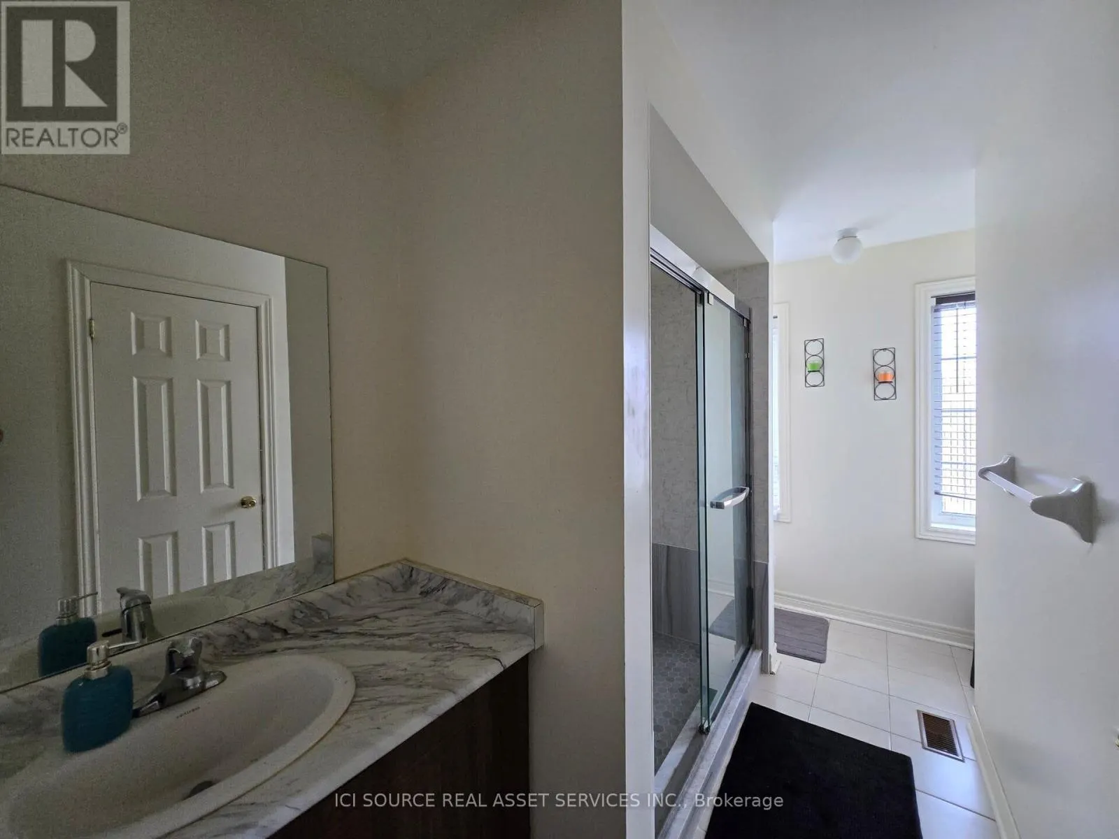 376 BESSBOROUGH DRIVE