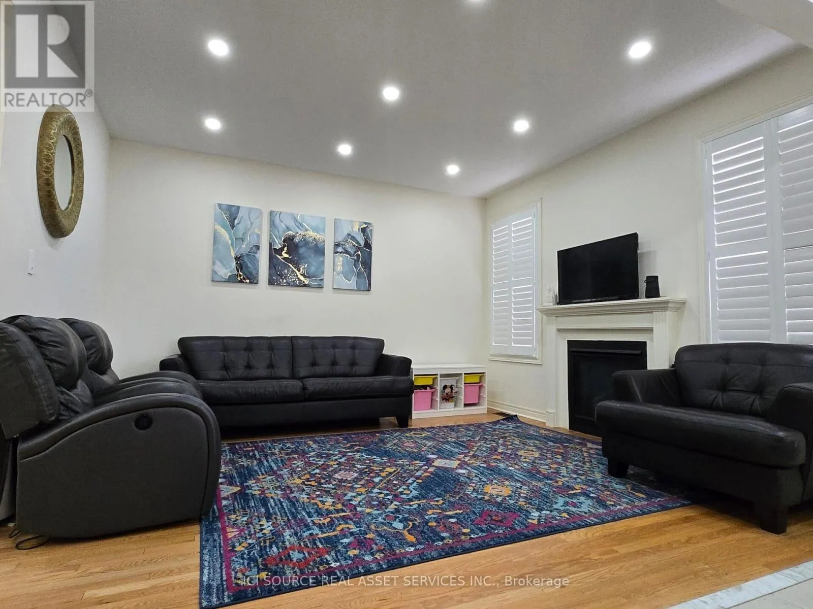 376 BESSBOROUGH DRIVE