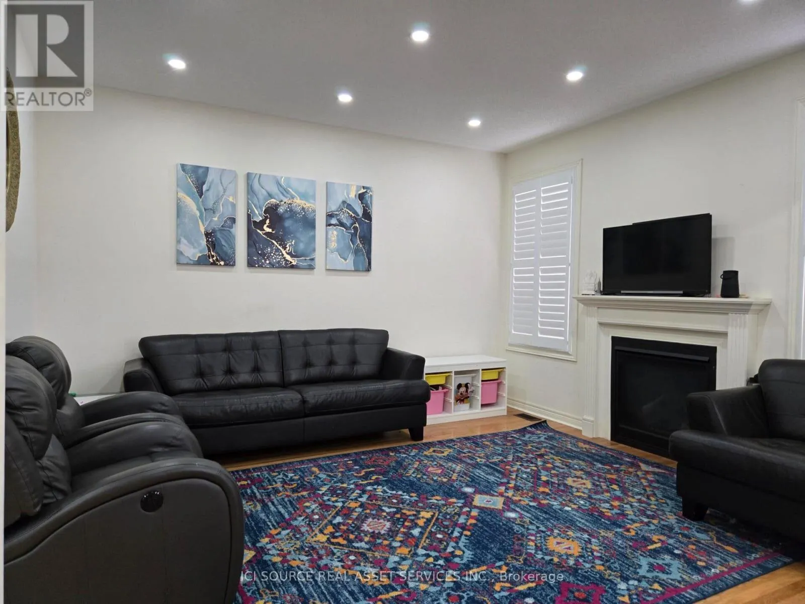 376 BESSBOROUGH DRIVE