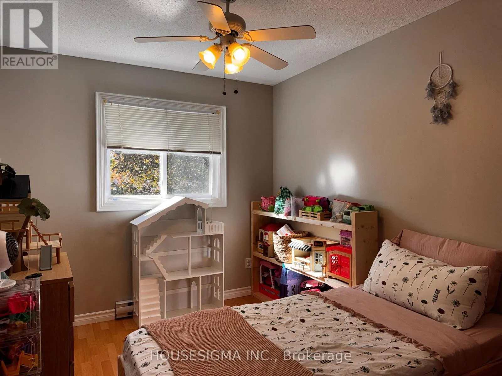 6 - 31 PARKVIEW DRIVE