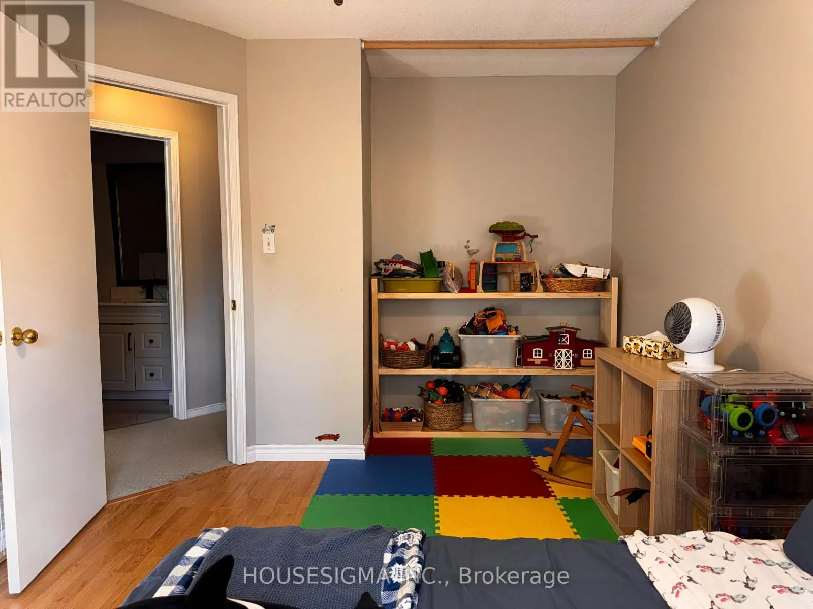 6 - 31 PARKVIEW DRIVE