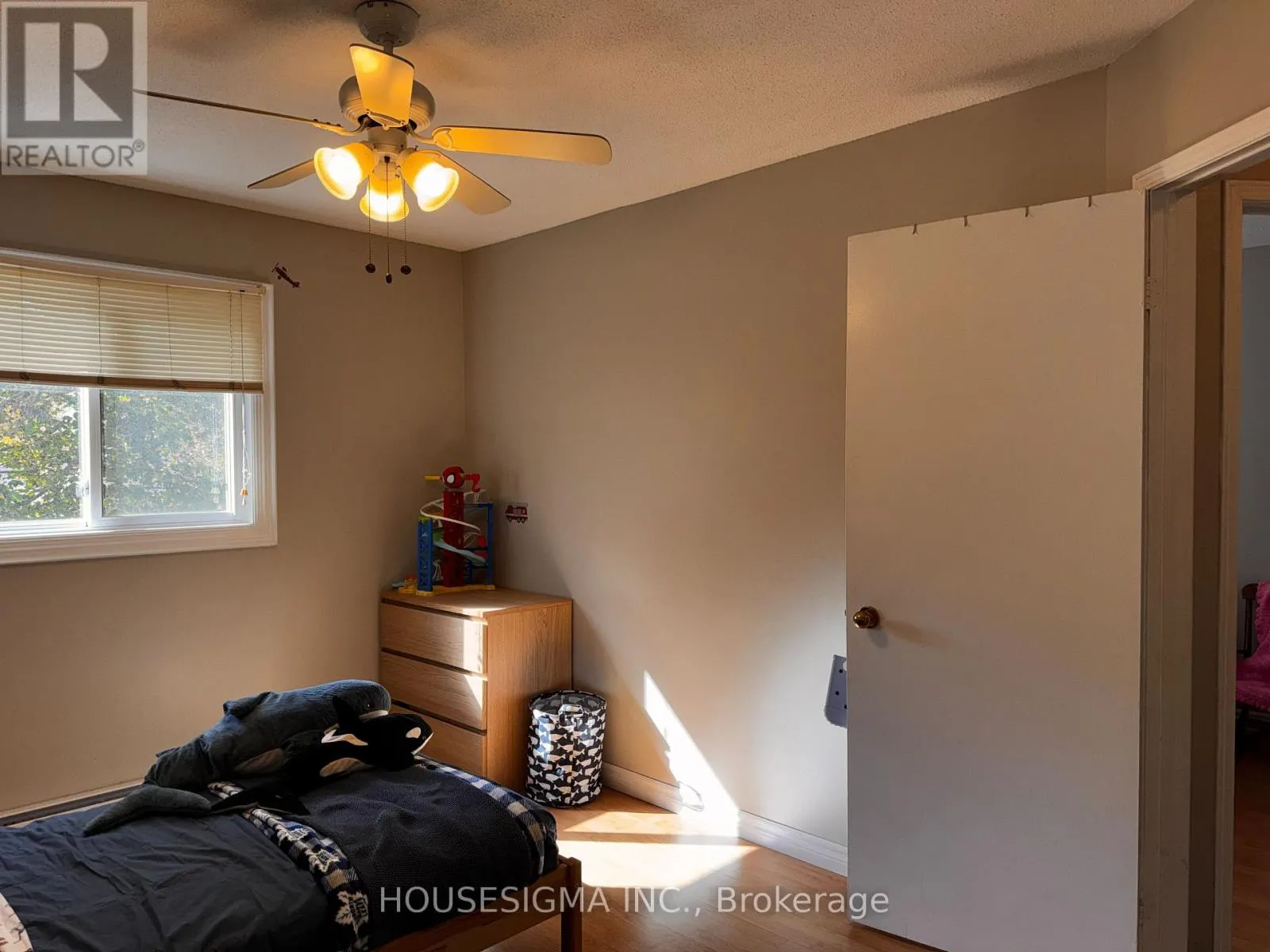 6 - 31 PARKVIEW DRIVE