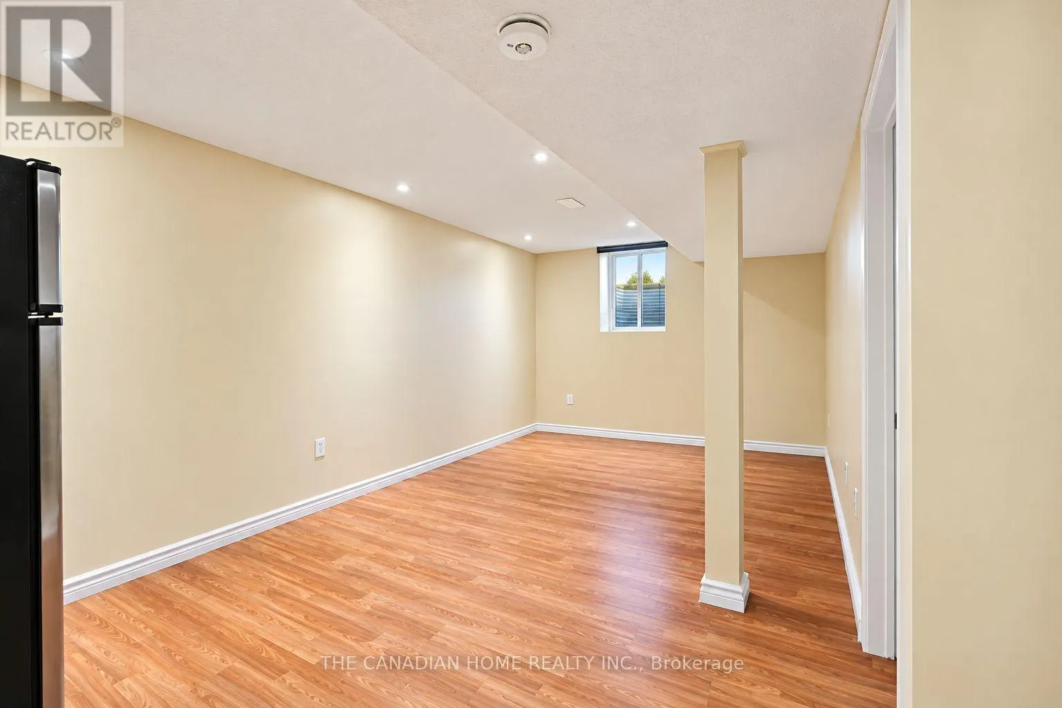 10 DUNVEGAN CRESCENT