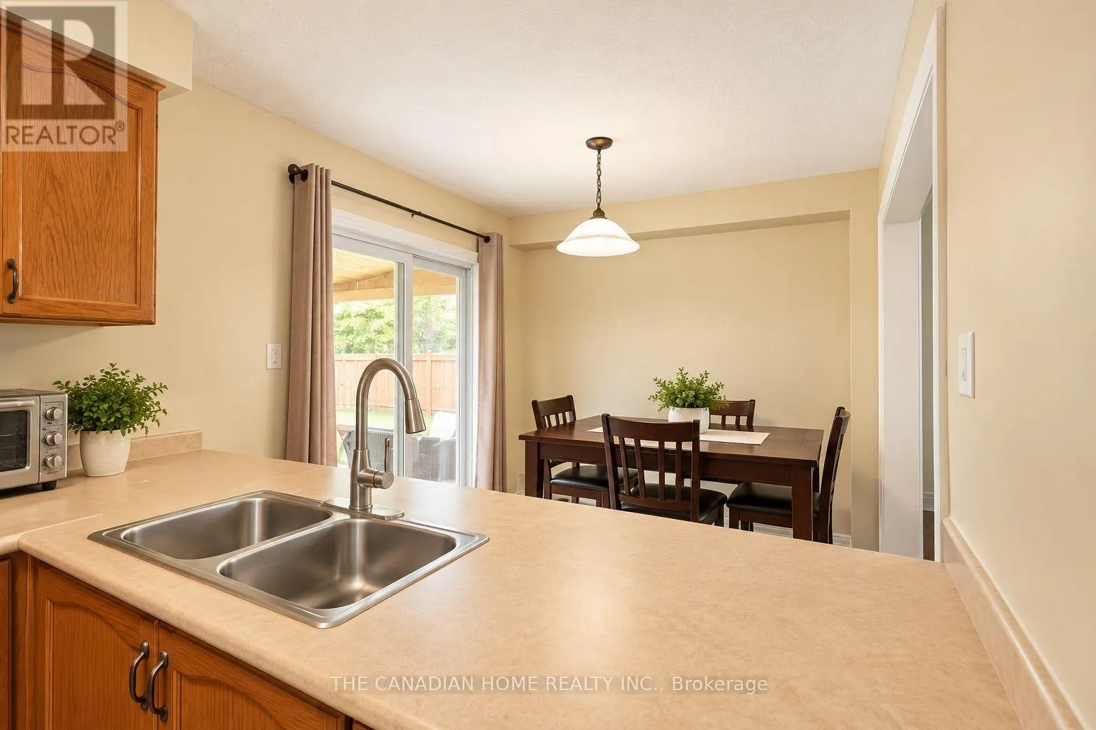 10 DUNVEGAN CRESCENT
