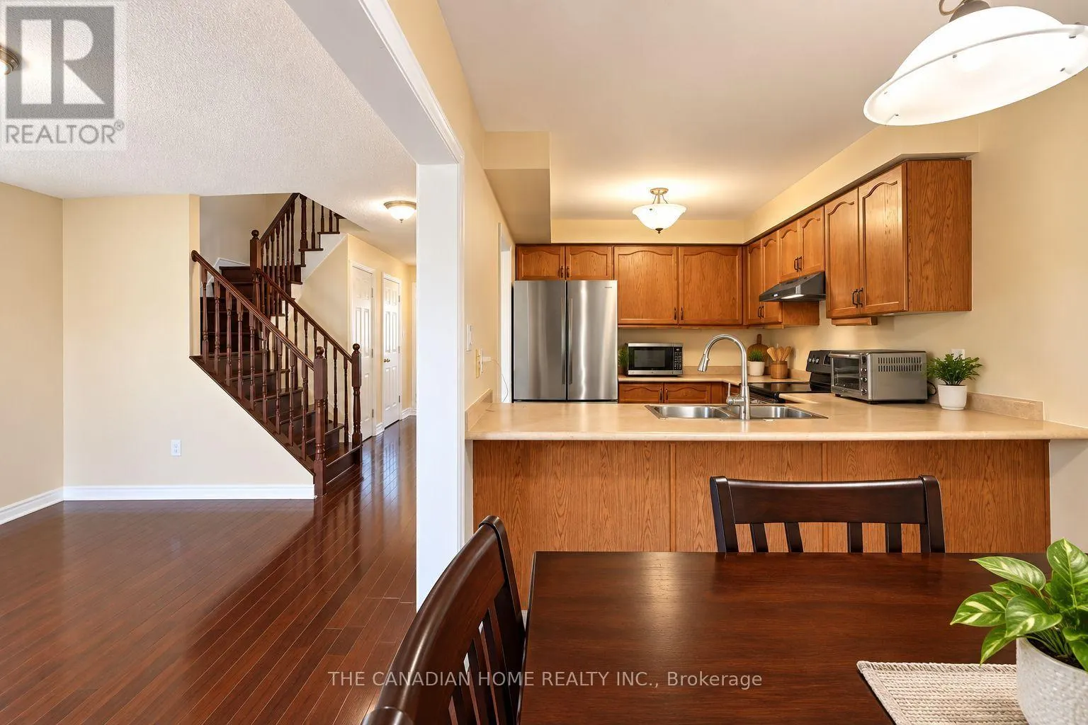 10 DUNVEGAN CRESCENT