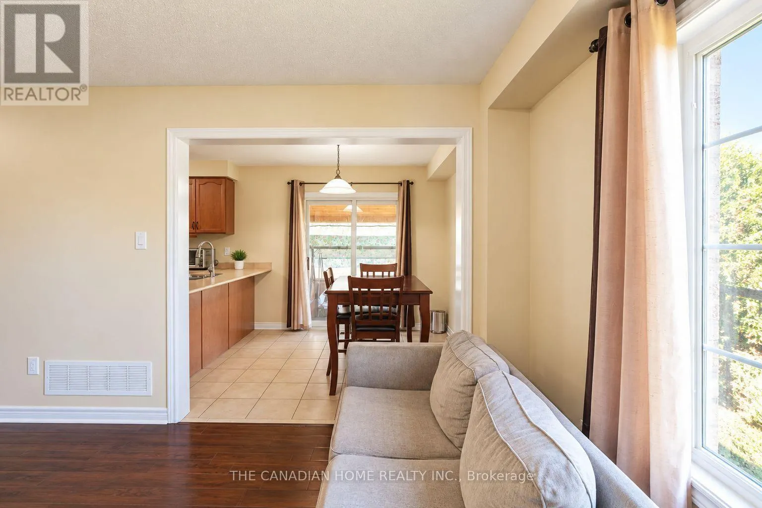 10 DUNVEGAN CRESCENT