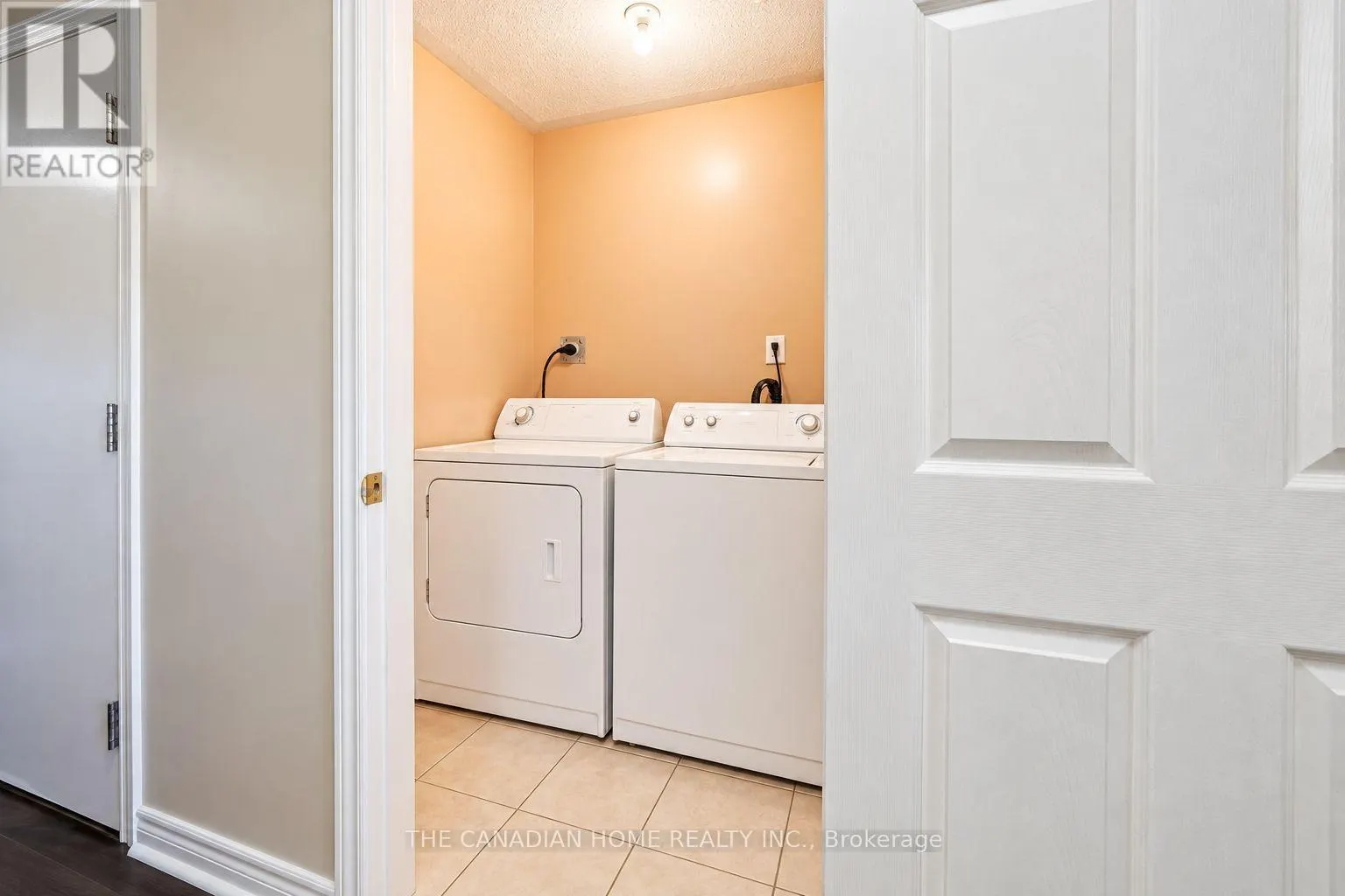 10 DUNVEGAN CRESCENT