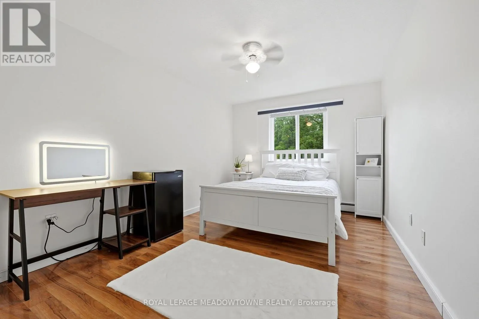 301 - 49 PARK AVENUE