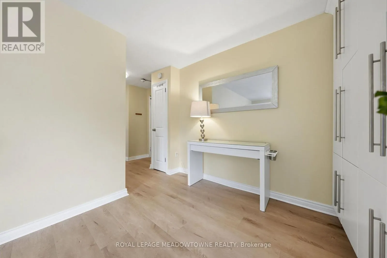 301 - 49 PARK AVENUE