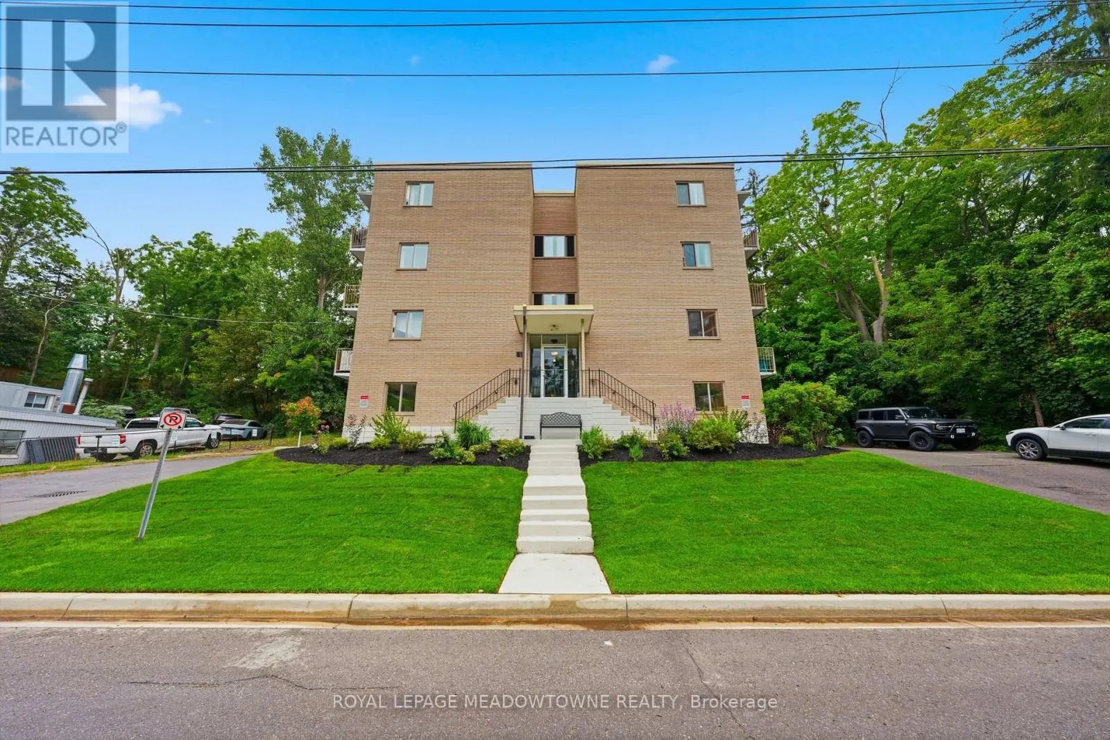 301 - 49 PARK AVENUE