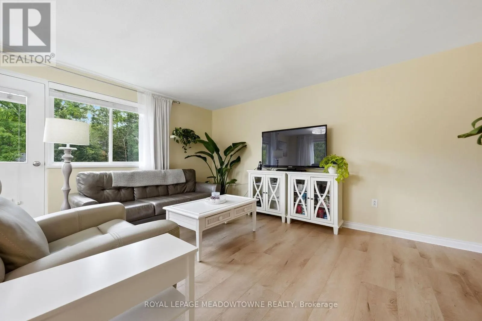 301 - 49 PARK AVENUE