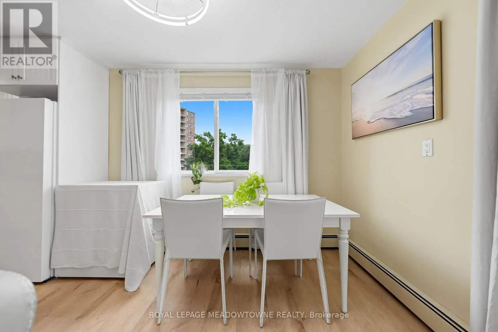 301 - 49 PARK AVENUE