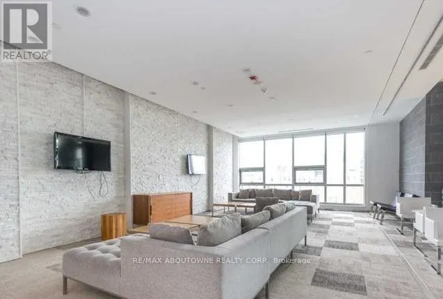 1207 - 365 PRINCE OF WALES DRIVE