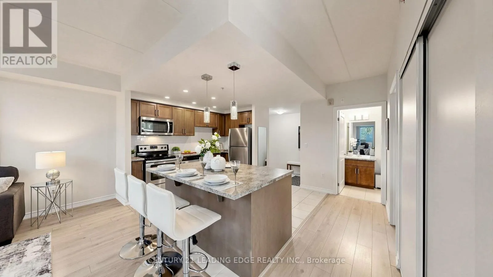 102 - 620 SAUVE STREET