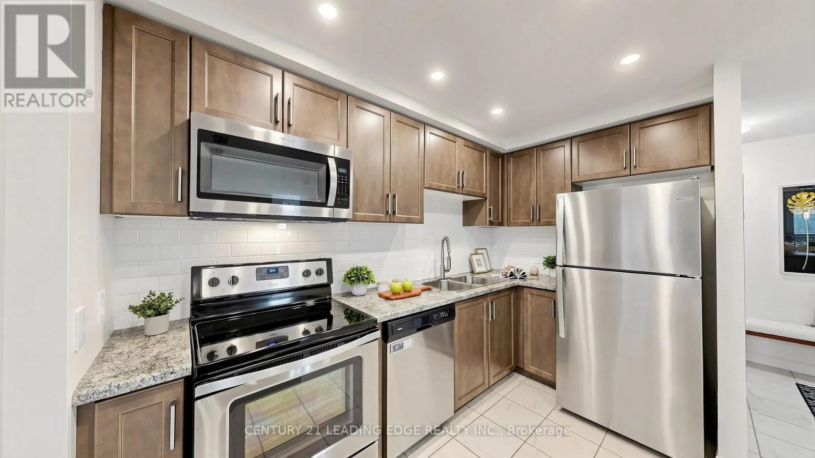 102 - 620 SAUVE STREET