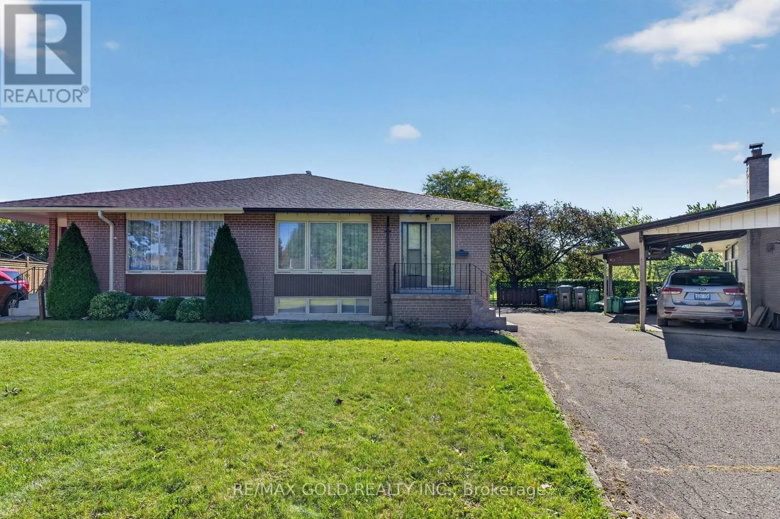 27 ALDERBURY CRESCENT